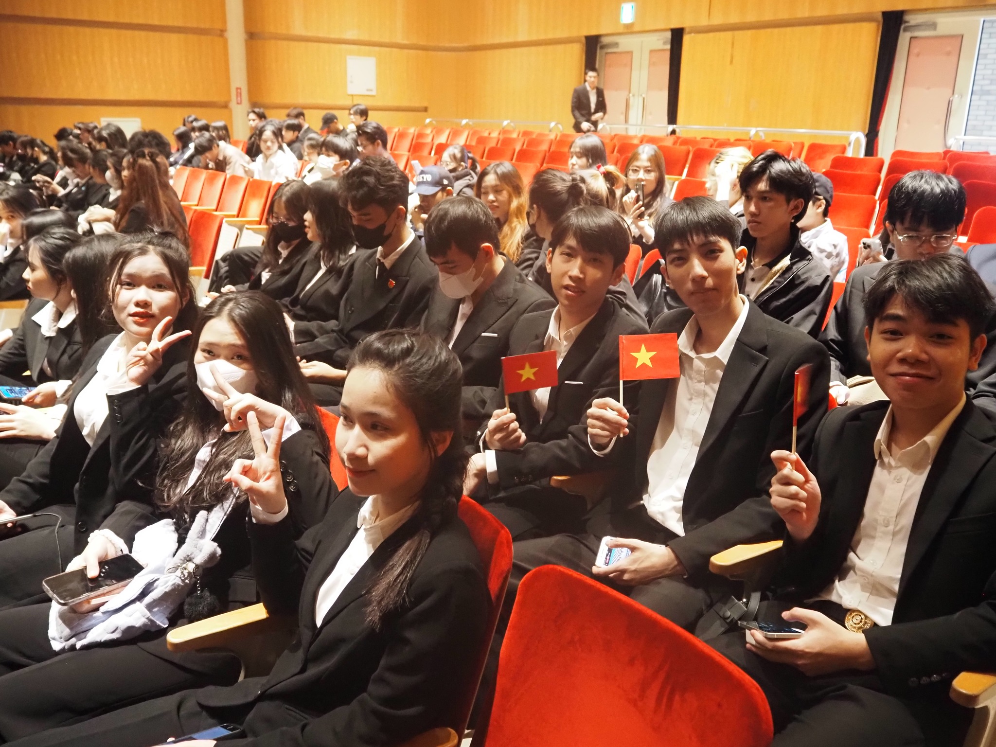 講堂の学生たち